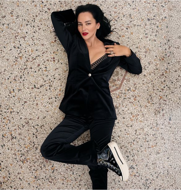 Converse | &#x3A4;&#x3B1; sneakers &#x3C0;&#x3BF;&#x3C5; &#x3C6;&#x3BF;&#x3C1;&#x3AC;&#x3B5;&#x3B9; &#x3B7; &#x3B5;&#x3BB;&#x3BB;&#x3B7;&#x3BD;&#x3B9;&#x3BA;&#x3AE; showbiz