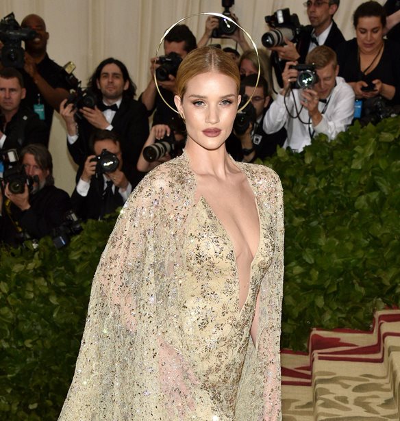 Met 2018: &#x391;&#x3C5;&#x3C4;&#x3AC; &#x3B5;&#x3AF;&#x3BD;&#x3B1;&#x3B9; &#x3C4;&#x3B1; &#x3B8;&#x3C1;&#x3B7;&#x3C3;&#x3BA;&#x3B5;&#x3C5;&#x3C4;&#x3B9;&#x3BA;&#x3AC; &#x3AD;&#x3C1;&#x3B3;&#x3B1; &#x3C0;&#x3BF;&#x3C5; &#x3B5;&#x3BD;&#x3AD;&#x3C0;&#x3BD;&#x3B5;&#x3C5;&#x3C3;&#x3B1;&#x3BD; &#x3C4;&#x3B9;&#x3C2; &#x3B5;&#x3BC;&#x3C6;&#x3B1;&#x3BD;&#x3AF;&#x3C3;&#x3B5;&#x3B9;&#x3C2; &#x3C4;&#x3C9;&#x3BD; stars