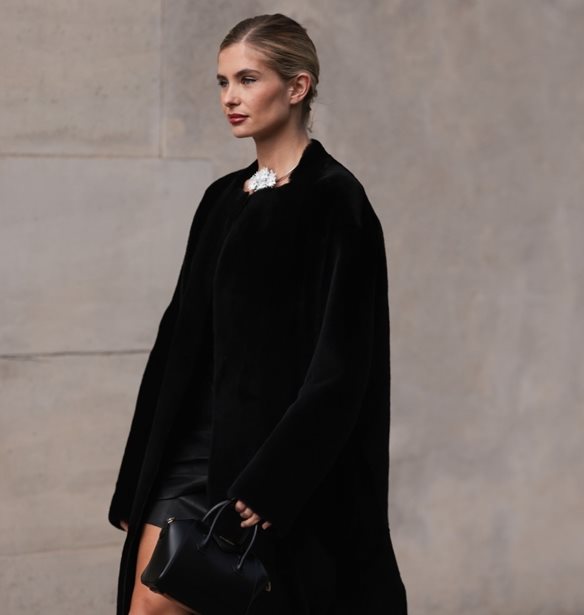 Πώς θα επιλέξεις το ιδανικό πανωφόρι ανάλογα με το φόρεμα που φοράς