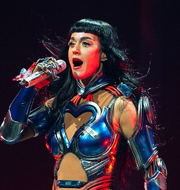 Katy Perry | &#x395;&#x3C0;&#x3B9;&#x3B2;&#x3B5;&#x3B2;&#x3B1;&#x3AF;&#x3C9;&#x3C3;&#x3B5; &#x3C4;&#x3B7; &#x3C3;&#x3C7;&#x3AD;&#x3C3;&#x3B7; &#x3C4;&#x3B7;&#x3C2; &#x3BC;&#x3B5; &#x3C4;&#x3BF;&#x3BD; Justin Trudeau;