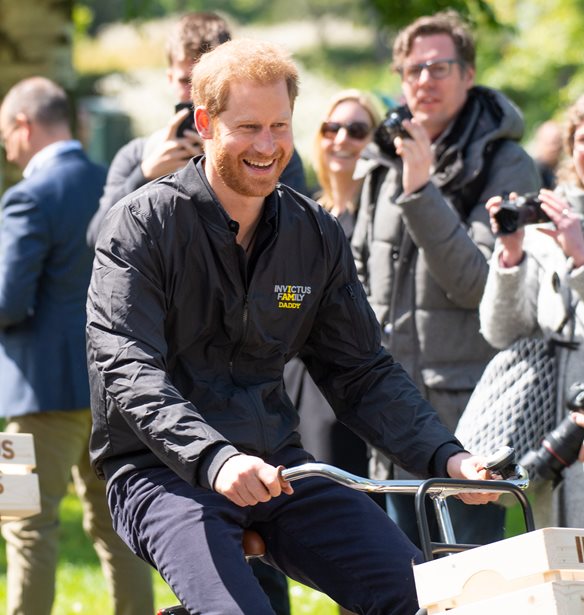 &#x3A0;&#x3CE;&#x3C2; &#x3BF; &#x3C0;&#x3C1;&#x3AF;&#x3B3;&#x3BA;&#x3B9;&#x3C0;&#x3B1;&#x3C2; Harry &#x3B1;&#x3BD;&#x3B1;&#x3BA;&#x3BF;&#x3AF;&#x3BD;&#x3C9;&#x3C3;&#x3B5; &#x3C4;&#x3B7;&#x3BD; &#x3B3;&#x3AD;&#x3BD;&#x3BD;&#x3B7;&#x3C3;&#x3B7; &#x3C4;&#x3BF;&#x3C5; &#x3B3;&#x3B9;&#x3BF;&#x3C5; &#x3C4;&#x3BF;&#x3C5; &#x3C3;&#x3C4;&#x3B7;&#x3BD; &#x3B2;&#x3B1;&#x3C3;&#x3B9;&#x3BB;&#x3B9;&#x3BA;&#x3AE; &#x3BF;&#x3B9;&#x3BA;&#x3BF;&#x3B3;&#x3AD;&#x3BD;&#x3B5;&#x3B9;&#x3B1;