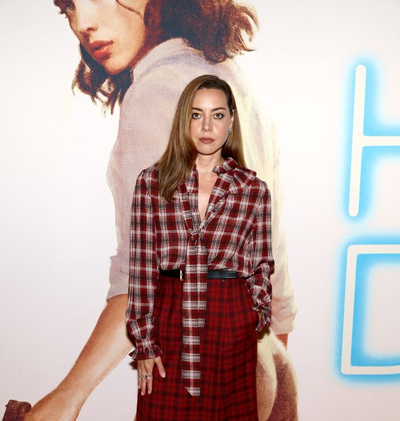 &#x397; Aubrey Plaza &#x3AD;&#x3BA;&#x3B1;&#x3BD;&#x3B5; &#x3C4;&#x3B7;&#x3BD; &#x3C0;&#x3B9;&#x3BF; &#x3C0;&#x3BF;&#x3B9;&#x3B7;&#x3C4;&#x3B9;&#x3BA;&#x3AE; &#x3C0;&#x3B5;&#x3C1;&#x3B9;&#x3B3;&#x3C1;&#x3B1;&#x3C6;&#x3AE; &#x3B3;&#x3B9;&#x3B1; &#x3C4;&#x3BF; &#x3C0;&#x3AD;&#x3BD;&#x3B8;&#x3BF;&#x3C2;