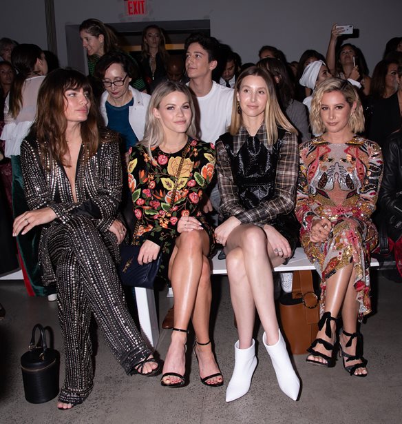 &#x3A0;&#x3BF;&#x3B9;&#x3AC; &#x3B5;&#x3AF;&#x3BD;&#x3B1;&#x3B9; &#x3B7; &#x3B4;&#x3B9;&#x3B1;&#x3C6;&#x3BF;&#x3C1;&#x3AC; &#x3B1;&#x3BD;&#x3AC;&#x3BC;&#x3B5;&#x3C3;&#x3B1; &#x3C3;&#x3B5; fashion influencer &#x3BA;&#x3B1;&#x3B9; blogger;