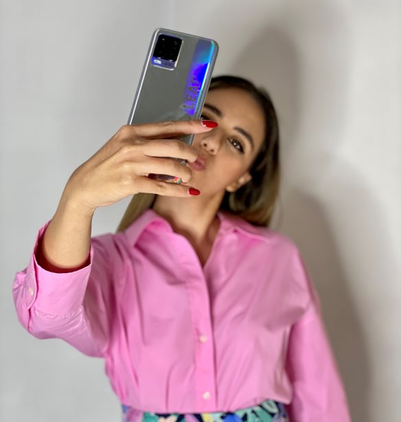 Μirror selfie challenge | Η viral τάση που φτιάχνει τη διάθεση