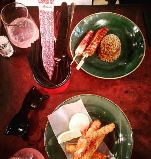 &#x395;&#x3C3;&#x3CD;, &#x3C4;&#x3BF; &#x3AE;&#x3BE;&#x3B5;&#x3C1;&#x3B5;&#x3C2; &#x3CC;&#x3C4;&#x3B9; &#x3C3;&#x3C4;&#x3BF; Pairidaeza &#x3C3;&#x3B5;&#x3C1;&#x3B2;&#x3AF;&#x3C1;&#x3BF;&#x3C5;&#x3BD; &#x3C4;&#x3BF; &#x3C0;&#x3B9;&#x3BF; &#x3BD;&#x3CC;&#x3C3;&#x3C4;&#x3B9;&#x3BC;&#x3BF; finger food &#x3B3;&#x3B9;&#x3B1; &#x3BD;&#x3B1; &#x3C3;&#x3C5;&#x3BD;&#x3BF;&#x3B4;&#x3B5;&#x3CD;&#x3C3;&#x3B5;&#x3B9;&#x3C2; &#x3C4;&#x3BF; &#x3C0;&#x3BF;&#x3C4;&#x3CC; &#x3C3;&#x3BF;&#x3C5;;