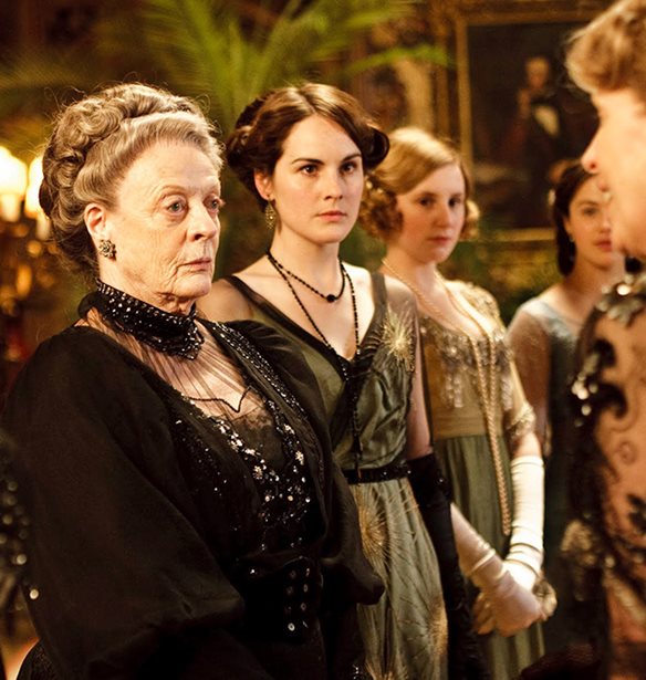 &#x3A4;&#x3B1; &#x3C0;&#x3C1;&#x3CE;&#x3C4;&#x3B1; poster &#x3C4;&#x3BF;&#x3C5; Downton Abbey &#x3BC;&#x3CC;&#x3BB;&#x3B9;&#x3C2; &#x3BA;&#x3C5;&#x3BA;&#x3BB;&#x3BF;&#x3C6;&#x3CC;&#x3C1;&#x3B7;&#x3C3;&#x3B1;&#x3BD;