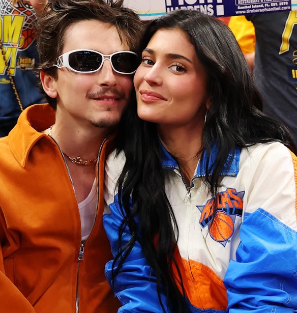 &#x393;&#x3B9;&#x3B1;&#x3C4;&#x3AF; &#x3BF;&#x3B9; fans &#x3C0;&#x3B9;&#x3C3;&#x3C4;&#x3B5;&#x3CD;&#x3BF;&#x3C5;&#x3BD; &#x3CC;&#x3C4;&#x3B9; &#x3BF; Timothee Chalamet &#x3BA;&#x3B1;&#x3B9; &#x3B7; Kylie Jenner &#x3C7;&#x3CE;&#x3C1;&#x3B9;&#x3C3;&#x3B1;&#x3BD;