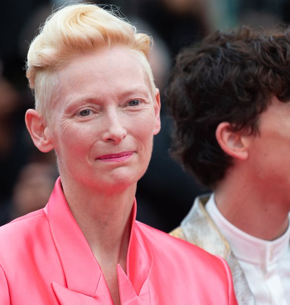 Tilda Swinton |  H &#x3C6;&#x3AC;&#x3C1;&#x3C3;&#x3B1; &#x3C3;&#x3C4;&#x3BF;&#x3BD; Timothee Chalamet &#x3BA;&#x3B1;&#x3B9; &#x3C4;&#x3BF; 9&#x3BB;&#x3B5;&#x3C0;&#x3C4;&#x3BF; &#x3C7;&#x3B5;&#x3B9;&#x3C1;&#x3BF;&#x3BA;&#x3C1;&#x3CC;&#x3C4;&#x3B7;&#x3BC;&#x3B1; &#x3C3;&#x3C4;&#x3B9;&#x3C2; &#x39A;&#x3AC;&#x3BD;&#x3BD;&#x3B5;&#x3C2;