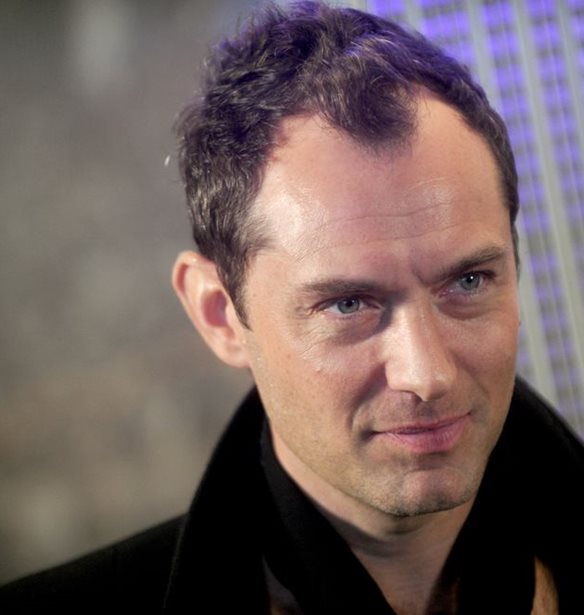 Jude Law, Elle Fanning &#x3BA;&#x3B1;&#x3B9; Selena Gomez &#x3C3;&#x3C4;&#x3B7; &#x3BD;&#x3AD;&#x3B1; &#x3C4;&#x3B1;&#x3B9;&#x3BD;&#x3AF;&#x3B1; &#x3C4;&#x3BF;&#x3C5; Woody Allen