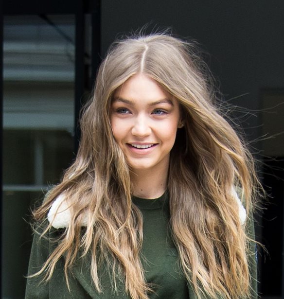 Military jacket: &#x3A6;&#x3CC;&#x3C1;&#x3B5;&#x3C3;&#x3AD; &#x3C4;&#x3BF; &#x3CC;&#x3C0;&#x3C9;&#x3C2; &#x3B7; Gigi Hadid