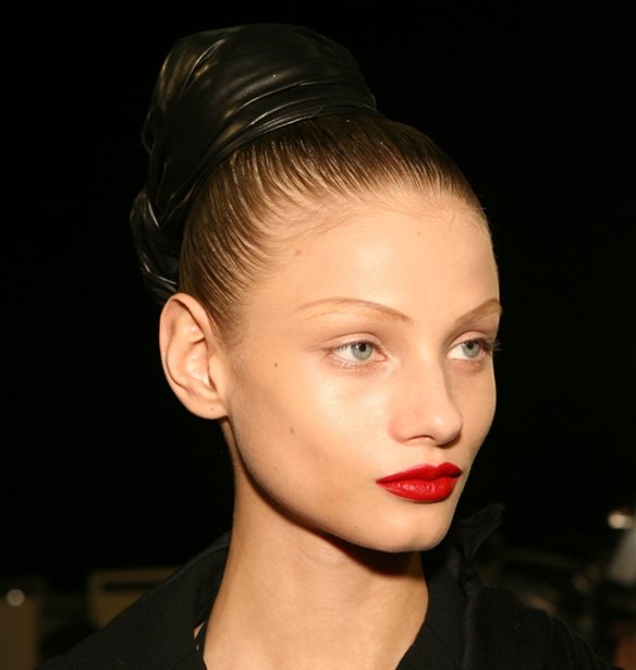 Μια νέα άφιξη στον κόσμο του μακιγιάζ επαναπροσδιορίζει τη σύγχρονη λάμψη