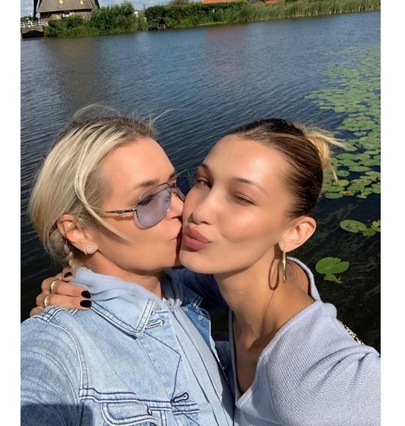 &#x393;&#x3B5;&#x3BD;&#x3AD;&#x3B8;&#x3BB;&#x3B9;&#x3B1; &#x3B3;&#x3B9;&#x3B1; &#x3C4;&#x3B7;&#x3BD; Bella Hadid | &#x3A0;&#x3CE;&#x3C2; &#x3C4;&#x3B7;&#x3C2; &#x3B5;&#x3C5;&#x3C7;&#x3AE;&#x3B8;&#x3B7;&#x3BA;&#x3B5; &#x3B7; &#x3BC;&#x3B7;&#x3C4;&#x3AD;&#x3C1;&#x3B1; &#x3C4;&#x3B7;&#x3C2; Yolanda Hadid;