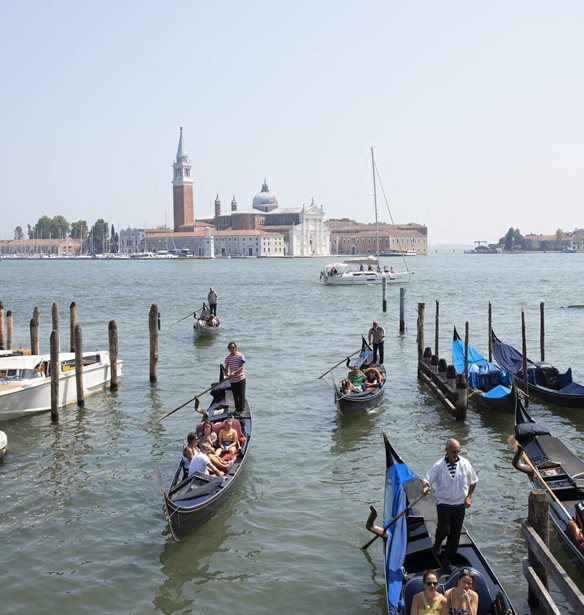 &#x392;&#x3B5;&#x3BD;&#x3B5;&#x3C4;&#x3AF;&#x3B1; | &#x3A4;&#x3BF; &#x3BD;&#x3B5;&#x3C1;&#x3CC; &#x3C3;&#x3C4;&#x3BF; &#x39C;&#x3B5;&#x3B3;&#x3AC;&#x3BB;&#x3BF; &#x39A;&#x3B1;&#x3BD;&#x3AC;&#x3BB;&#x3B9; &#x3AD;&#x3B3;&#x3B9;&#x3BD;&#x3B5; &#x3C6;&#x3C9;&#x3C3;&#x3C6;&#x3BF;&#x3C1;&#x3AF;&#x3B6;&#x3BF;&#x3BD; &#x3C0;&#x3C1;&#x3AC;&#x3C3;&#x3B9;&#x3BD;&#x3BF;! (&#x3C6;&#x3C9;&#x3C4;&#x3BF;)