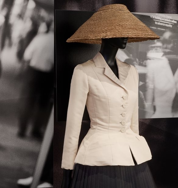 &#x397; La Galerie Dior &#x3B1;&#x3C6;&#x3B9;&#x3B5;&#x3C1;&#x3CE;&#x3BD;&#x3B5;&#x3B9; &#x3C4;&#x3B7; &#x3BD;&#x3AD;&#x3B1; &#x3AD;&#x3BA;&#x3B8;&#x3B5;&#x3C3;&#x3AE; &#x3C4;&#x3B7;&#x3C2; &#x3C3;&#x3C4;&#x3BF;&#x3BD; Peter Lindbergh