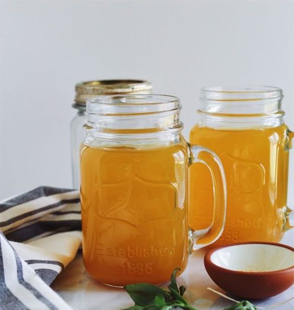 Bone Broth: &#x3C4;&#x3B1; &#x3C3;&#x3B7;&#x3BC;&#x3B1;&#x3BD;&#x3C4;&#x3B9;&#x3BA;&#x3AC; &#x3BF;&#x3C6;&#x3AD;&#x3BB;&#x3B7; &#x3BC;&#x3B9;&#x3B1;&#x3C2; &#x3C4;&#x3AC;&#x3C3;&#x3B7;&#x3C2; &#x3C0;&#x3BF;&#x3C5; &#x3AE;&#x3C1;&#x3B8;&#x3B5; &#x3BA;&#x3B1;&#x3B9; &#x3AD;&#x3BC;&#x3B5;&#x3B9;&#x3BD;&#x3B5;