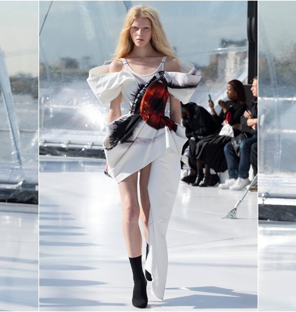 Alexander McQueen SS&#x27;23 | &#x3A3;&#x3BA;&#x3BF;&#x3C4;&#x3B5;&#x3B9;&#x3BD;&#x3AE; &#x3BA;&#x3B1;&#x3B9; &#x3CC;&#x3BC;&#x3BF;&#x3C1;&#x3C6;&#x3B7; &#x3CC;&#x3C0;&#x3C9;&#x3C2; &#x3BF;&#x3B9; &#x3C0;&#x3AF;&#x3BD;&#x3B1;&#x3BA;&#x3B5;&#x3C2; &#x3C4;&#x3BF;&#x3C5; &#x399;&#x3B5;&#x3C1;&#x3CE;&#x3BD;&#x3C5;&#x3BC;&#x3BF;&#x3C5; &#x39C;&#x3C0;&#x3BF;&#x3C2;