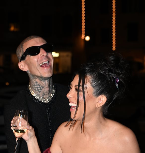 Kourtney Kardashian &#x3BA;&#x3B1;&#x3B9; Travis Barker | &#x391;&#x3C0;&#x3BF;&#x3BA;&#x3AC;&#x3BB;&#x3C5;&#x3C8;&#x3B1;&#x3BD; &#x3C4;&#x3BF; &#x3C6;&#x3CD;&#x3BB;&#x3BF; &#x3C4;&#x3BF;&#x3C5; &#x3BC;&#x3C9;&#x3C1;&#x3BF;&#x3CD; &#x3C4;&#x3BF;&#x3C5;&#x3C2; &#x3BC;&#x3B5; &#x3AD;&#x3BD;&#x3B1; &#x3C4;&#x3C1;&#x3C5;&#x3C6;&#x3B5;&#x3C1;&#x3CC; &#x3B2;&#x3AF;&#x3BD;&#x3C4;&#x3B5;&#x3BF;