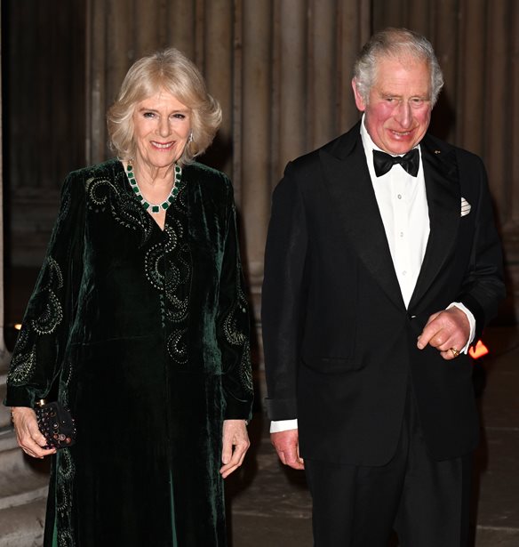 &#x3A0;&#x3C1;&#x3AF;&#x3B3;&#x3BA;&#x3B9;&#x3C0;&#x3B1;&#x3C2; &#x39A;&#x3AC;&#x3C1;&#x3BF;&#x3BB;&#x3BF;&#x3C2; - &#x39A;&#x3B1;&#x3BC;&#x3AF;&#x3BB;&#x3B1; | &#x39F;&#x3B9; &#x3B4;&#x3CD;&#x3BF; &#x3C4;&#x3B5;&#x3BB;&#x3B5;&#x3C4;&#x3AD;&#x3C2;, &#x3C4;&#x3BF; &#x3B3;&#x3BA;&#x3C1;&#x3B9; &#x3BD;&#x3C5;&#x3C6;&#x3B9;&#x3BA;&#x3CC; &#x3BA;&#x3B1;&#x3B9; &#x3CC;&#x3C3;&#x3B1; &#x3C3;&#x3C5;&#x3BD;&#x3AD;&#x3B2;&#x3B7;&#x3C3;&#x3B1;&#x3BD; &#x3C3;&#x3C4;&#x3BF; &#x3B3;&#x3AC;&#x3BC;&#x3BF; &#x3C4;&#x3BF;&#x3C5;&#x3C2; &#x3C0;&#x3C1;&#x3B9;&#x3BD; &#x3B1;&#x3C0;&#x3CC; 17 &#x3C7;&#x3C1;&#x3CC;&#x3BD;&#x3B9;&#x3B1;