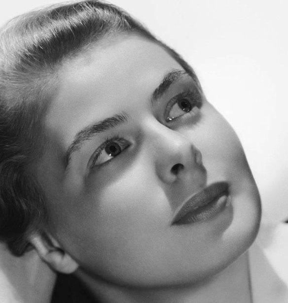 Ingrid Bergman: &#x397; &#x3B1;&#x3C0;&#x3B1;&#x3C1;&#x3AC;&#x3BC;&#x3B9;&#x3BB;&#x3BB;&#x3B7; &#x3B3;&#x3BF;&#x3B7;&#x3C4;&#x3B5;&#x3AF;&#x3B1; &#x3C4;&#x3B7;&#x3C2; &#x3B5;&#x3BC;&#x3B2;&#x3BB;&#x3B7;&#x3BC;&#x3B1;&#x3C4;&#x3B9;&#x3BA;&#x3AE;&#x3C2; star &#x3C4;&#x3BF;&#x3C5; &#x3C3;&#x3B9;&#x3BD;&#x3B5;&#x3BC;&#x3AC;