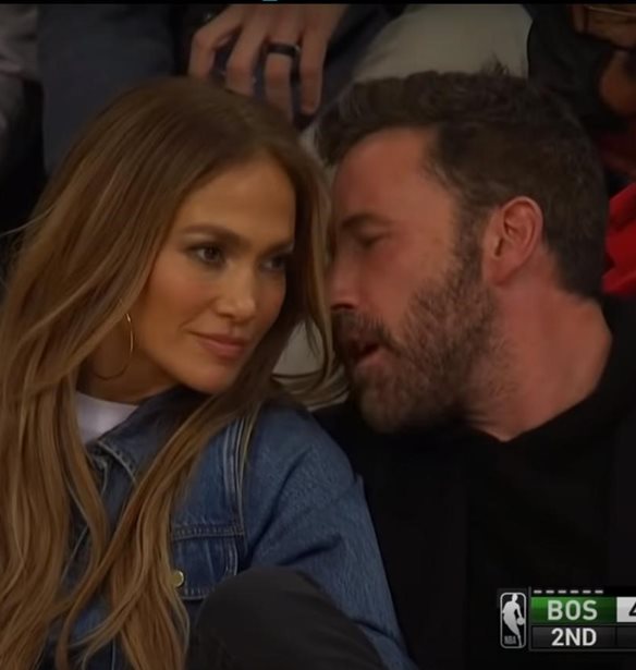 &#x3A4;&#x3BF; &#x3B1;&#x3C0;&#x3CC;&#x3BB;&#x3C5;&#x3C4;&#x3BF; d&#xE9;j&#xE0; vu | &#x397; Jennifer Lopez &#x3BA;&#x3B1;&#x3B9; &#x3BF; Ben Affleck &#x3B5;&#x3C0;&#x3B9;&#x3C3;&#x3C4;&#x3C1;&#x3AD;&#x3C6;&#x3BF;&#x3C5;&#x3BD; &#x3C3;&#x3C4;&#x3B1; &#x3C0;&#x3B1;&#x3BB;&#x3B9;&#x3AC; &#x3C4;&#x3BF;&#x3C5;&#x3C2; &#x3BB;&#x3B7;&#x3BC;&#x3AD;&#x3C1;&#x3B9;&#x3B1; - &#x397; &#x3C0;&#x3C1;&#x3CC;&#x3C3;&#x3C6;&#x3B1;&#x3C4;&#x3B7; &#x3B5;&#x3BC;&#x3C6;&#x3AC;&#x3BD;&#x3B9;&#x3C3;&#x3B7; &#x3C3;&#x3B5; &#x3B1;&#x3B3;&#x3CE;&#x3BD;&#x3B1; NBA