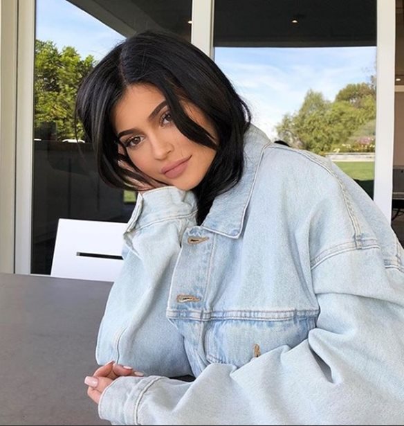 Kylie Jenner | &#x397; &#x3BD;&#x3AD;&#x3B1; &#x3B8;&#x3B5;&#x3C9;&#x3C1;&#x3AF;&#x3B1; &#x3C4;&#x3C9;&#x3BD; &#x3C6;&#x3B1;&#x3BD; &#x3B3;&#x3B9;&#x3B1; &#x3C4;&#x3BF; &#x3CC;&#x3BD;&#x3BF;&#x3BC;&#x3B1; &#x3C4;&#x3B7;&#x3C2; &#x3BD;&#x3B5;&#x3BF;&#x3B3;&#x3AD;&#x3BD;&#x3BD;&#x3B7;&#x3C4;&#x3B7;&#x3C2; &#x3BA;&#x3CC;&#x3C1;&#x3B7;&#x3C2; &#x3C4;&#x3B7;&#x3C2;