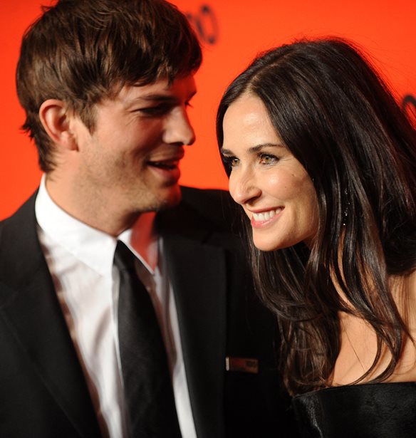 Ashton Kutcher, Ben Affleck, Brad Pitt, Katie Holmes | &#x38C;&#x3C3;&#x3B1; &#x3B1;&#x3C0;&#x3BF;&#x3BA;&#x3AC;&#x3BB;&#x3C5;&#x3C8;&#x3B1;&#x3BD; 10 celebrities &#x3B3;&#x3B9;&#x3B1; &#x3C4;&#x3BF; &#x3B4;&#x3B9;&#x3B1;&#x3B6;&#x3CD;&#x3B3;&#x3B9;&#x3CC; &#x3C4;&#x3BF;&#x3C5;&#x3C2;