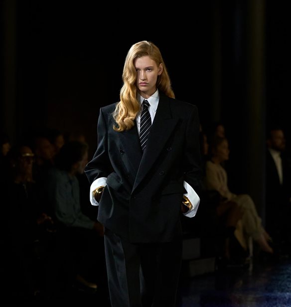 &quot;Very demure, very mindful&quot; | &#x388;&#x3C4;&#x3C3;&#x3B9; &#x3B8;&#x3B1; &#x3C7;&#x3B1;&#x3C1;&#x3B1;&#x3BA;&#x3C4;&#x3B7;&#x3C1;&#x3AF;&#x3B6;&#x3B1;&#x3BC;&#x3B5; &#x3C4;&#x3B1; beauty looks &#x3C3;&#x3C4;&#x3B1; shows YSL, Dior &amp; Balmain