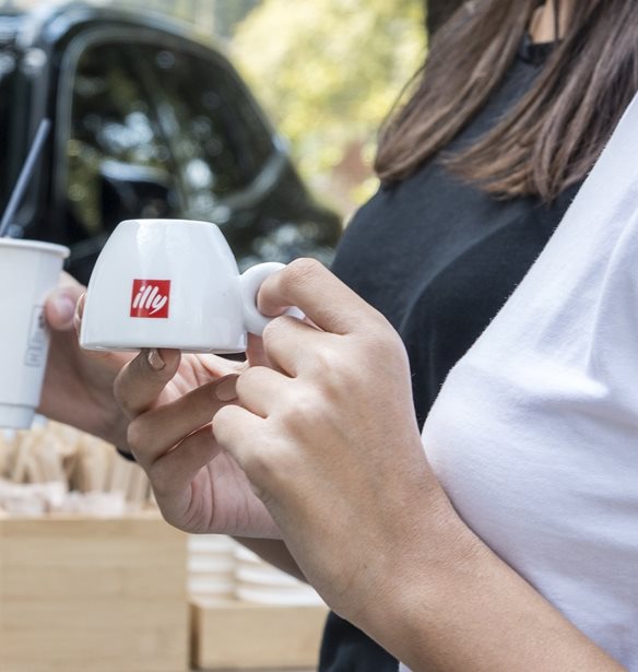 #cupsidedown | &#x39F; &#x3BA;&#x3B1;&#x3C6;&#x3AD;&#x3C2; &#x3AC;&#x3BB;&#x3BB;&#x3B1;&#x3BE;&#x3B5; ... &#x3BF;&#x3C0;&#x3C4;&#x3B9;&#x3BA;&#x3AE; &#x3B3;&#x3C9;&#x3BD;&#x3AF;&#x3B1; &#x3BA;&#x3B1;&#x3B9; &#x3BC;&#x3AC;&#x3C2; &#x3C7;&#x3AC;&#x3C1;&#x3B9;&#x3C3;&#x3B5; &#x3C4;&#x3BF; &#x3BA;&#x3B1;&#x3BB;&#x3CD;&#x3C4;&#x3B5;&#x3C1;&#x3BF; &#x3BE;&#x3B5;&#x3BA;&#x3AF;&#x3BD;&#x3B7;&#x3BC;&#x3B1; &#x3C3;&#x3C4;&#x3B7;&#x3BD; &#x3B7;&#x3BC;&#x3AD;&#x3C1;&#x3B1; &#x3BC;&#x3B1;&#x3C2;