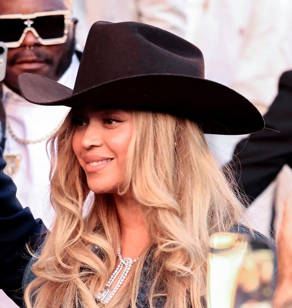 Είναι και επίσημα δισεκατομμυριούχος η Beyoncé; | Η οικογενειακή αυτοκρατορία που την ανέβασε στο βάθρο της λίστας του Forbes