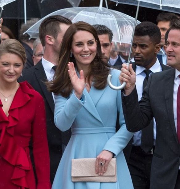 Victoria Beckham-Kate Middleton: &#x3A0;&#x3BF;&#x3CD; &#x3C4;&#x3B9;&#x3C2; &#x3C3;&#x3C5;&#x3BD;&#x3AD;&#x3BB;&#x3B1;&#x3B2;&#x3B5; &#x3BF; &#x3C6;&#x3C9;&#x3C4;&#x3BF;&#x3B3;&#x3C1;&#x3B1;&#x3C6;&#x3B9;&#x3BA;&#x3CC;&#x3C2; &#x3C6;&#x3B1;&#x3BA;&#x3CC;&#x3C2;;