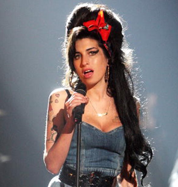 &#x3A0;&#x3B5;&#x3C1;&#x3B9;&#x3BF;&#x3B4;&#x3B5;&#x3AF;&#x3B1; &#x3BC;&#x3B5; &#x3C4;&#x3BF; &#x3BF;&#x3BB;&#x3CC;&#x3B3;&#x3C1;&#x3B1;&#x3BC;&#x3BC;&#x3B1; &#x3C4;&#x3B7;&#x3C2; Amy Winehouse