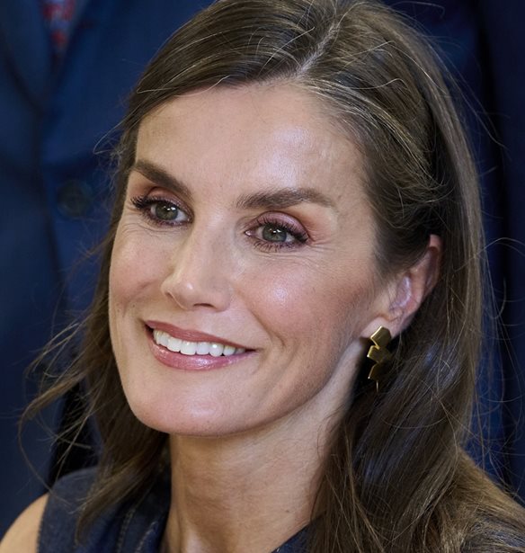 &#x397; &#x3B2;&#x3B1;&#x3C3;&#x3AF;&#x3BB;&#x3B9;&#x3C3;&#x3C3;&#x3B1; Letizia &#x3BC;&#x3B5; &#x3B3;&#x3CC;&#x3B2;&#x3B5;&#x3C2; &#x3C0;&#x3BF;&#x3C5; &#x3B8;&#x3B1; &#x3B6;&#x3AE;&#x3BB;&#x3B5;&#x3C5;&#x3B5; &#x3B7; Carrie Bradshaw &#x3C3;&#x3C4;&#x3BF; Sex and the City