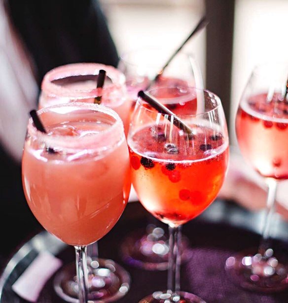 5 cocktails &#x3BC;&#x3B5; &#x3BA;&#x3C1;&#x3B1;&#x3C3;&#x3AF; &#x3B3;&#x3B9;&#x3B1; &#x3C4;&#x3B9;&#x3C2; &#x3B3;&#x3B9;&#x3BF;&#x3C1;&#x3C4;&#x3AD;&#x3C2;