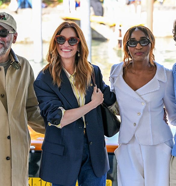 &#x397; Julia Roberts &#x3BA;&#x3AC;&#x3BD;&#x3B5;&#x3B9; &#x3C4;&#x3BF; &#x3BD;&#x3C4;&#x3B5;&#x3BC;&#x3C0;&#x3BF;&#x3CD;&#x3C4;&#x3BF; &#x3C4;&#x3B7;&#x3C2; &#x3C3;&#x3B5; photocall &#x3C3;&#x3C4;&#x3B7; &#x392;&#x3B5;&#x3BD;&#x3B5;&#x3C4;&#x3AF;&#x3B1; &#x3BC;&#x3B5; &#x3BA;&#x3BF;&#x3BC;&#x3C8;&#x3CC; casual look &#x3BA;&#x3B1;&#x3B9; &#x3C4;&#x3B6;&#x3B9;&#x3BD; &#x3C0;&#x3B1;&#x3BD;&#x3C4;&#x3B5;&#x3BB;&#x3CC;&#x3BD;&#x3B9;
