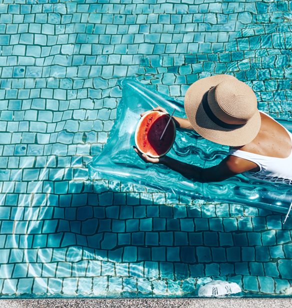 Κι όμως, το αγαπημένο σου φρούτο μπορεί να θεραπεύσει το κάψιμο από τον ήλιο