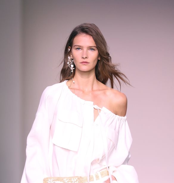 Το απόλυτο καλοκαιρινό hack για μακιγιάζ που διαρκεί όλη μέρα