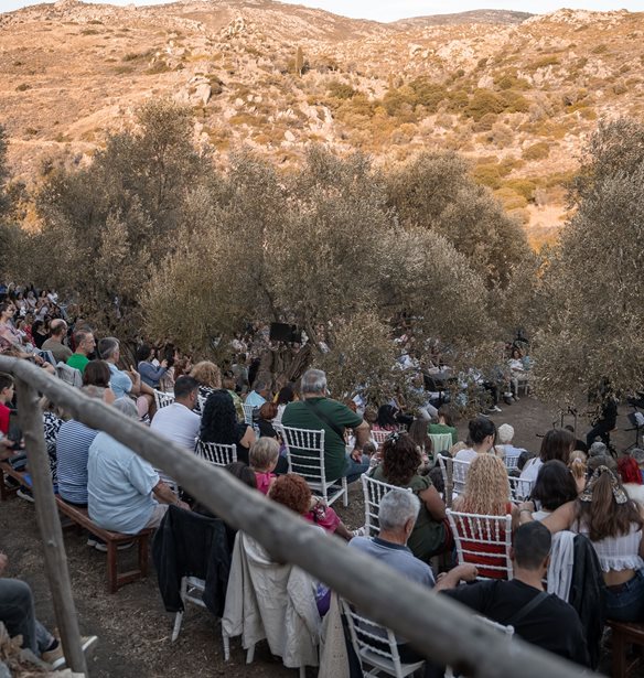 &#x39C;&#x3B9;&#x3B1; &#x3B2;&#x3C1;&#x3B1;&#x3B4;&#x3B9;&#x3AC; &#x3BA;&#x3AC;&#x3C4;&#x3C9; &#x3B1;&#x3C0;&#x3CC; &#x3C4;&#x3B7;&#x3BD; &#x3B5;&#x3BB;&#x3B9;&#x3AC; | &#x3A4;&#x3AD;&#x3C3;&#x3C3;&#x3B5;&#x3C1;&#x3B9;&#x3C2; &#x3B7;&#x3BC;&#x3AD;&#x3C1;&#x3B5;&#x3C2; &#x3C3;&#x3C4;&#x3B7; &#x39D;&#x3AC;&#x3BE;&#x3BF; &#x3B3;&#x3B5;&#x3BC;&#x3AC;&#x3C4;&#x3B5;&#x3C2; &#x3BB;&#x3BF;&#x3B3;&#x3BF;&#x3C4;&#x3B5;&#x3C7;&#x3BD;&#x3AF;&#x3B1;, &#x3BC;&#x3BF;&#x3C5;&#x3C3;&#x3B9;&#x3BA;&#x3AE; &#x3BA;&#x3B1;&#x3B9; &#x3B3;&#x3B1;&#x3C3;&#x3C4;&#x3C1;&#x3BF;&#x3BD;&#x3BF;&#x3BC;&#x3AF;&#x3B1;