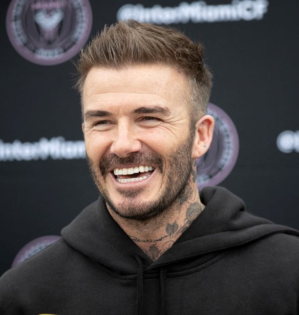 David Beckham | &#x39C;&#x3B5; &#x3C4;&#x3B7; &#x3BC;&#x3B7;&#x3C4;&#x3AD;&#x3C1;&#x3B1; &#x3C4;&#x3BF;&#x3C5; &#x3C3;&#x3C4;&#x3B9;&#x3C2; &#x3BA;&#x3B5;&#x3C1;&#x3BA;&#x3AF;&#x3B4;&#x3B5;&#x3C2; &#x3C4;&#x3BF;&#x3C5; Wimbledon