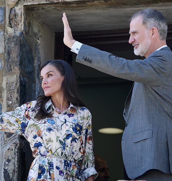 &#x392;&#x3B1;&#x3C3;&#x3AF;&#x3BB;&#x3B9;&#x3C3;&#x3C3;&#x3B1; Letizia | &#x39A;&#x3B1;&#x3BB;&#x3BF;&#x3BA;&#x3B1;&#x3B9;&#x3C1;&#x3B9;&#x3BD;&#x3AE; &#x3B5;&#x3BC;&#x3C6;&#x3AC;&#x3BD;&#x3B9;&#x3C3;&#x3B7; &#x3BC;&#x3B5; floral shirt dress &#x3BA;&#x3B1;&#x3B9; &#x3BA;&#x3BF;&#x3BC;&#x3C8;&#x3AD;&#x3C2; &#x3B5;&#x3C3;&#x3C0;&#x3B1;&#x3BD;&#x3C4;&#x3C1;&#x3AF;&#x3B3;&#x3B9;&#x3B5;&#x3C2;