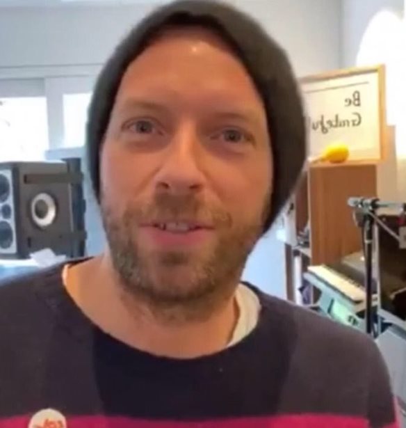 Chris Martin &#x2013; John Legend &#x2013; David &#x3BA;&#x3B1;&#x3B9; Katharine Foster | &#x3A4;&#x3C1;&#x3B1;&#x3B3;&#x3BF;&#x3C5;&#x3B4;&#x3BF;&#x3CD;&#x3BD; live &#x3B1;&#x3C0;&#x3CC; &#x3C4;&#x3BF; &#x3C3;&#x3C0;&#x3AF;&#x3C4;&#x3B9; &#x3C4;&#x3BF;&#x3C5;&#x3C2; &#x3B3;&#x3B9;&#x3B1; &#x3C4;&#x3BF;&#x3C5;&#x3C2; fans &#x3C4;&#x3BF;&#x3C5;&#x3C2;