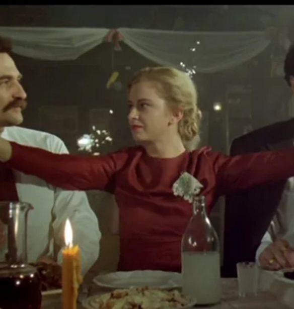 &#x39F; Emir Kusturica &#x3AD;&#x3C1;&#x3C7;&#x3B5;&#x3C4;&#x3B1;&#x3B9; &#x3C3;&#x3C4;&#x3B7;&#x3BD; &#x391;&#x3B8;&#x3AE;&#x3BD;&#x3B1;