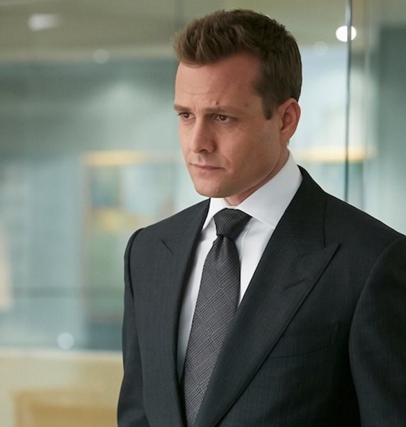 Suits | O Harvey Specter &#x3B5;&#x3C0;&#x3B9;&#x3C3;&#x3C4;&#x3C1;&#x3AD;&#x3C6;&#x3B5;&#x3B9; &#x3B3;&#x3B9;&#x3B1; &#x3C4;&#x3BF; spin-off &#x3C4;&#x3B7;&#x3C2; &#x3C3;&#x3B5;&#x3B9;&#x3C1;&#x3AC;&#x3C2;