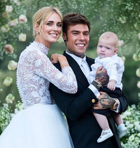 &#x3A4;&#x3BF; &#x3C6;&#x3C9;&#x3C4;&#x3BF;&#x3B3;&#x3C1;&#x3B1;&#x3C6;&#x3B9;&#x3BA;&#x3CC; &#x3AC;&#x3BB;&#x3BC;&#x3C0;&#x3BF;&#x3C5;&#x3BC; &#x3C4;&#x3BF;&#x3C5; &#x3B3;&#x3AC;&#x3BC;&#x3BF;&#x3C5; &#x3C4;&#x3B7;&#x3C2; Chiara Ferragni &#x3BC;&#x3B5; &#x3C4;&#x3BF;&#x3BD; Fedez Lucia