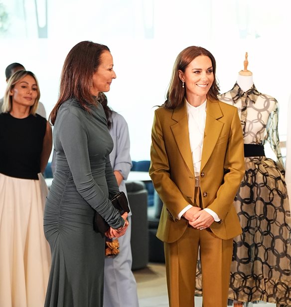 Kate Middleton | &#x395;&#x3C0;&#x3AD;&#x3BB;&#x3B5;&#x3BE;&#x3B5; Victoria Beckham &#x3BA;&#x3BF;&#x3C3;&#x3C4;&#x3BF;&#x3CD;&#x3BC;&#x3B9; &#x3C3;&#x3C4;&#x3BF; &#x3C0;&#x3B9;&#x3BF; &#x3B1;&#x3BD;&#x3B1;&#x3C0;&#x3AC;&#x3BD;&#x3C4;&#x3B5;&#x3C7;&#x3BF; &#x3C7;&#x3C1;&#x3CE;&#x3BC;&#x3B1;
