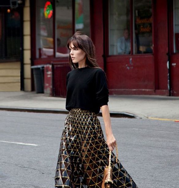 Κι όμως, η φούστα είναι εξίσου cool και το χειμώνα