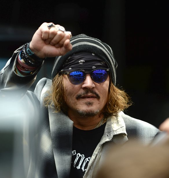 &#x39F; Johnny Depp &#x3C4;&#x3C1;&#x3B1;&#x3B2;&#x3AC;&#x3B5;&#x3B9; &#x3C0;&#x3B5;&#x3C1;&#x3B9;&#x3C3;&#x3C3;&#x3CC;&#x3C4;&#x3B5;&#x3C1;&#x3BF; &#x3C4;&#x3BF; &#x3C3;&#x3BA;&#x3BF;&#x3B9;&#x3BD;&#x3AF; - &#x391;&#x3C0;&#x3AC;&#x3BD;&#x3C4;&#x3B7;&#x3C3;&#x3B5; &#x3C3;&#x3C4;&#x3B7;&#x3BD; &#x3AD;&#x3C6;&#x3B5;&#x3C3;&#x3B7; &#x3C4;&#x3B7;&#x3C2; Amber Heard &#x3BC;&#x3B5; &#x3B4;&#x3B9;&#x3BA;&#x3CC; &#x3C4;&#x3BF;&#x3C5; &#x3B1;&#x3AF;&#x3C4;&#x3B7;&#x3BC;&#x3B1; &#x3C3;&#x3C4;&#x3BF; &#x395;&#x3C6;&#x3B5;&#x3C4;&#x3B5;&#x3AF;&#x3BF;