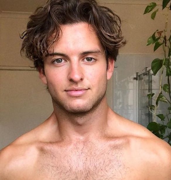 Cameron Robbie: &#x39F; hot &#x3B1;&#x3B4;&#x3B5;&#x3C1;&#x3C6;&#x3CC;&#x3C2; &#x3C4;&#x3B7; Margot Robbie &#x3B5;&#x3AF;&#x3BD;&#x3B1;&#x3B9; &#x3BC;&#x3BF;&#x3BD;&#x3C4;&#x3AD;&#x3BB;&#x3BF; &#x3BA;&#x3B1;&#x3B9; &#x3B1;&#x3BE;&#x3AF;&#x3B6;&#x3B5;&#x3B9; &#x3BD;&#x3B1; &#x3C4;&#x3BF;&#x3BD; &#x3B4;&#x3B5;&#x3B9;&#x3C2;