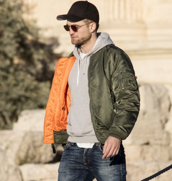 Robert Pattinson | &#x3A3;&#x3B5; &#x3C4;&#x3C1;&#x3C5;&#x3C6;&#x3B5;&#x3C1;&#x3AC; &#x3C3;&#x3C4;&#x3B9;&#x3B3;&#x3BC;&#x3B9;&#x3CC;&#x3C4;&#x3C5;&#x3C0;&#x3B1; &#x3BC;&#x3B5; &#x3C4;&#x3B7; &#x3BD;&#x3AD;&#x3B1; &#x3C4;&#x3BF;&#x3C5; &#x3B1;&#x3B3;&#x3B1;&#x3C0;&#x3B7;&#x3BC;&#x3AD;&#x3BD;&#x3B7;