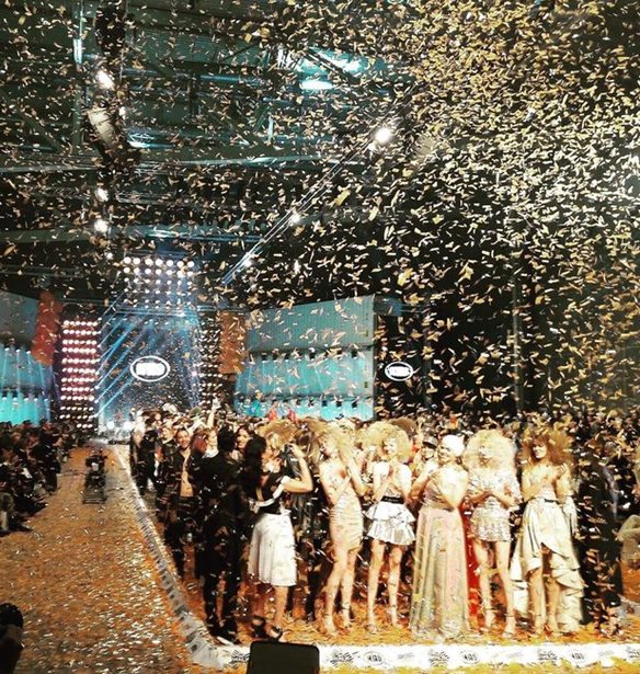 MadWalk 2017: &#x38C;&#x3C3;&#x3B1; &#x3AD;&#x3B3;&#x3B9;&#x3BD;&#x3B1;&#x3BD; &#x3C3;&#x3C4;&#x3B7; &#x3BB;&#x3B1;&#x3BC;&#x3C0;&#x3B5;&#x3C1;&#x3AE; &#x3B2;&#x3C1;&#x3B1;&#x3B4;&#x3B9;&#x3AC;