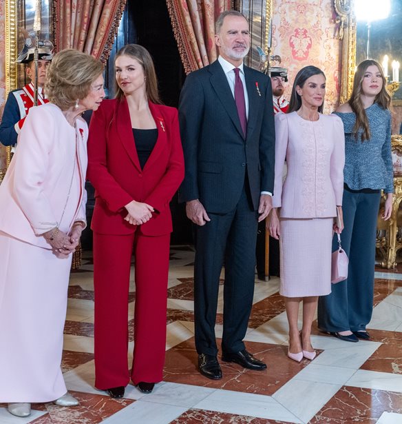 &#x3A3;&#x3BF;&#x3C6;&#x3AF;&#x3B1; &#x3C4;&#x3B7;&#x3C2; &#x399;&#x3C3;&#x3C0;&#x3B1;&#x3BD;&#x3AF;&#x3B1;&#x3C2; | H &#x3C4;&#x3C1;&#x3C5;&#x3C6;&#x3B5;&#x3C1;&#x3AE; &#x3C7;&#x3B5;&#x3B9;&#x3C1;&#x3BF;&#x3BD;&#x3BF;&#x3BC;&#x3AF;&#x3B1; &#x3C3;&#x3C4;&#x3B7; &#x3BD;&#x3CD;&#x3C6;&#x3B7; &#x3C4;&#x3B7;&#x3C2;, &#x3B2;&#x3B1;&#x3C3;&#x3AF;&#x3BB;&#x3B9;&#x3C3;&#x3C3;&#x3B1; Letizia, &#x3C0;&#x3BF;&#x3C5; &#x3B4;&#x3AF;&#x3BD;&#x3B5;&#x3B9; &#x3BF;&#x3C1;&#x3B9;&#x3C3;&#x3C4;&#x3B9;&#x3BA;&#x3AC; &#x3C4;&#x3AD;&#x3BB;&#x3BF;&#x3C2; &#x3C3;&#x3C4;&#x3B9;&#x3C2; &#x3C6;&#x3AE;&#x3BC;&#x3B5;&#x3C2; &#x3B3;&#x3B9;&#x3B1; &#x3C4;&#x3B7; &#x3C3;&#x3C7;&#x3AD;&#x3C3;&#x3B7; &#x3C4;&#x3BF;&#x3C5;&#x3C2;